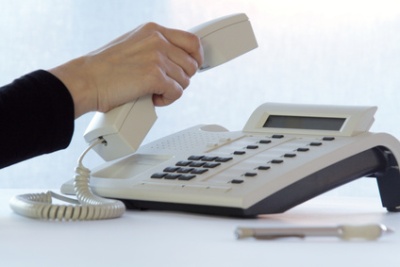Telefonmarketing mittels Cold Calling. (© Sven Bähren - Fotolia.com)