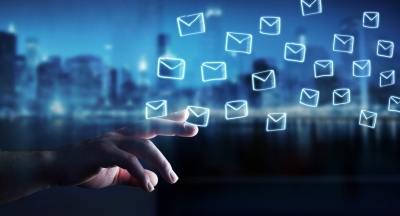 Email Marketer (© sdecoret - Fotolia.com)