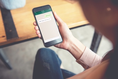 WhatsApp Broadcast  (© oatawa - stock.adobe.com)